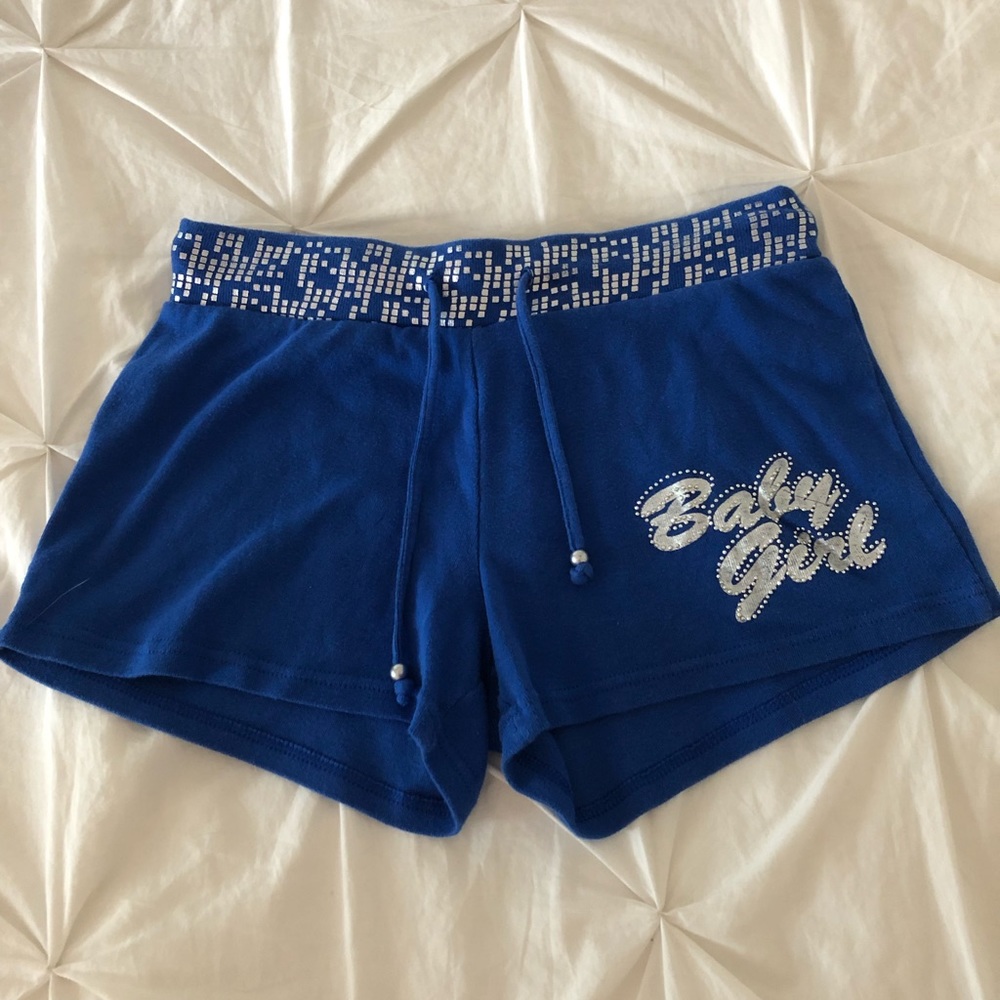 Cute blue shorts 💙🤍